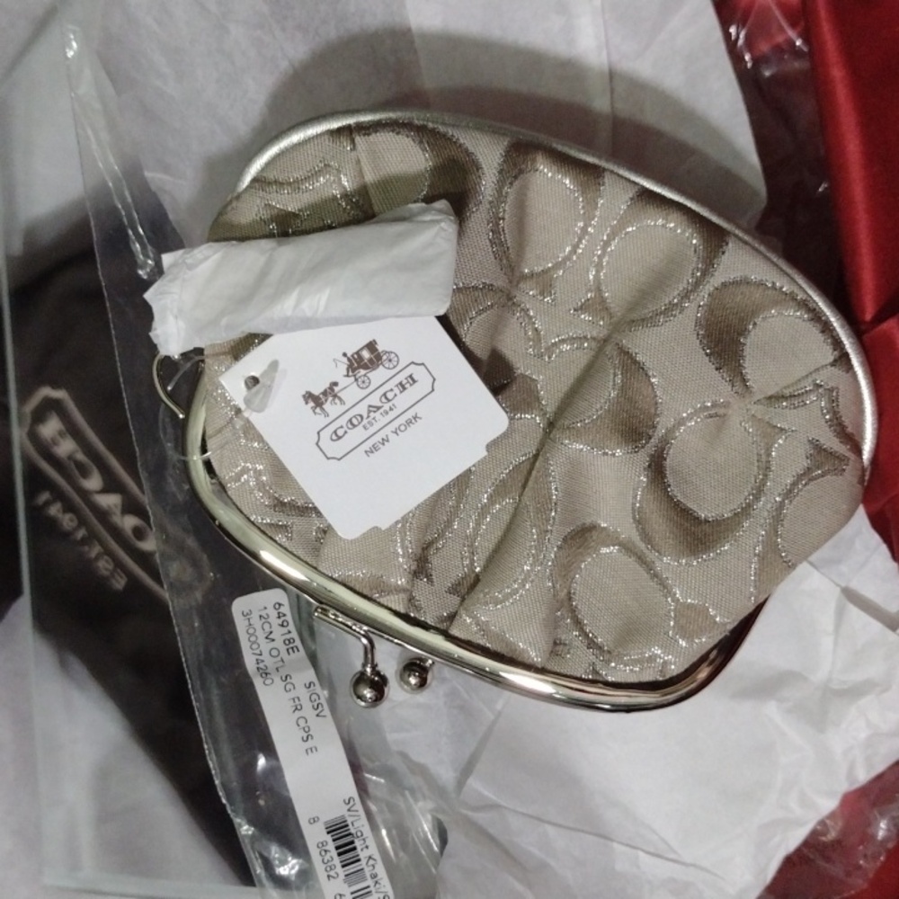 COACH Warm Her Heart ๐ Stunning ๐ NWT - Picture 4 of 5
